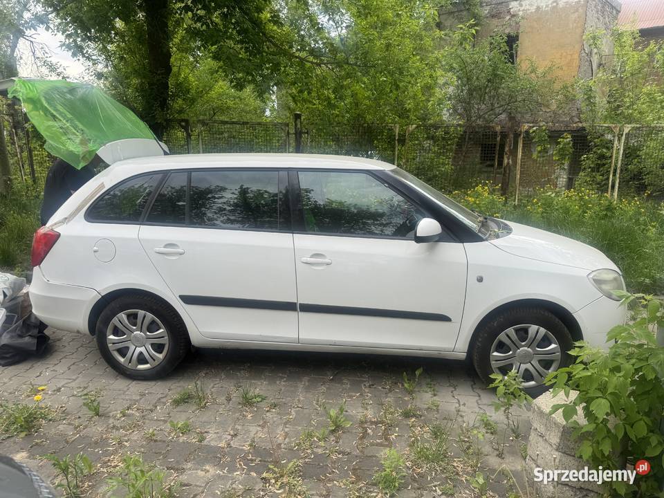 Sprzedam uszkodzoną Skodę Fabię 2 kombi uszkodzony Sosnowiec