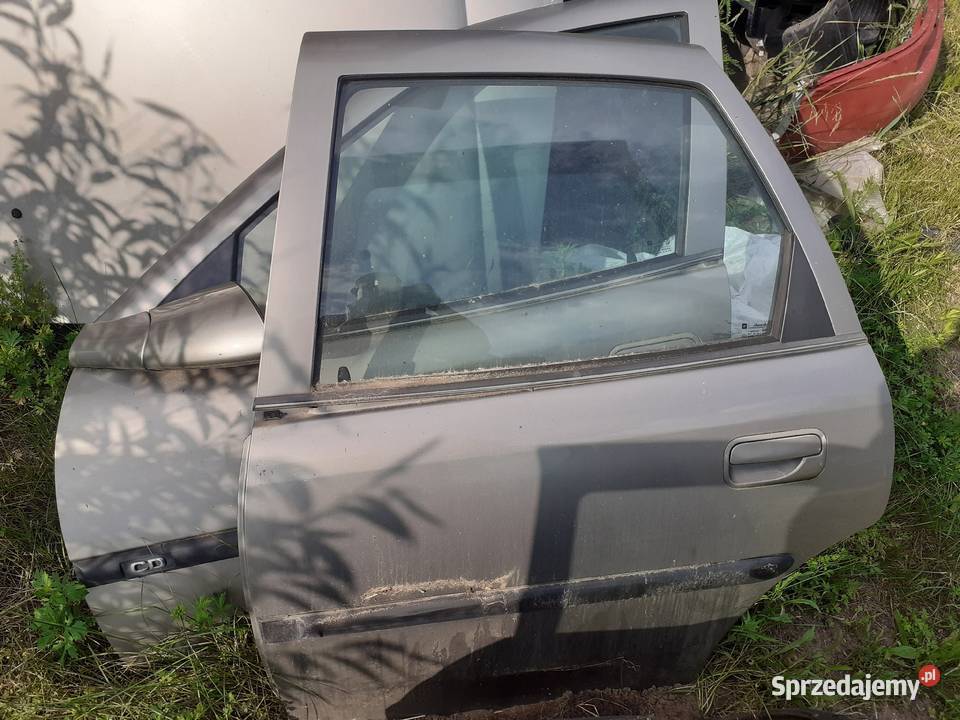 Drzwi lewe prawe tył przód kod Z147 opel vectra osobowe Sawin