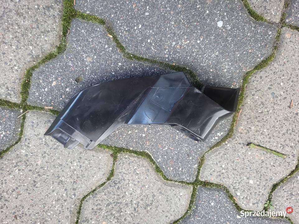 Ślizg lampy tylnej lewej corolla sedan e21 osobowe Karczew sprzedam