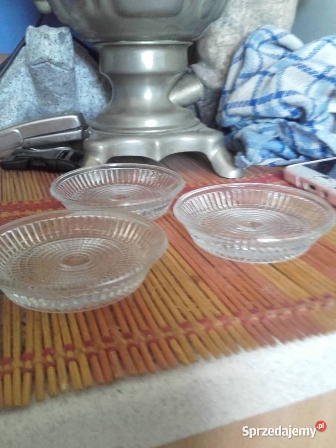 Szkło białe i kolorowe kryształy