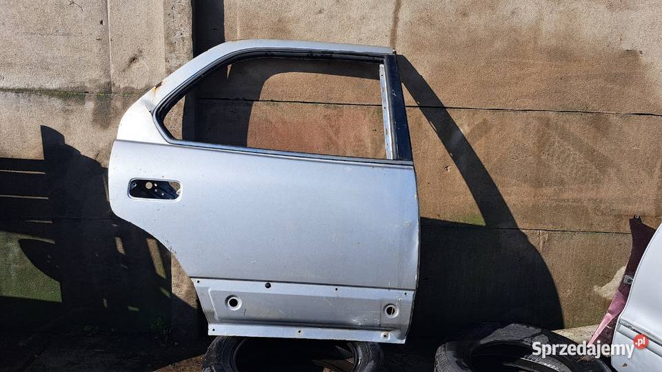 Drzwi prawy tył lexus ls400 ucf20 Rok produkcji 1997 Częstochowa sprzedam