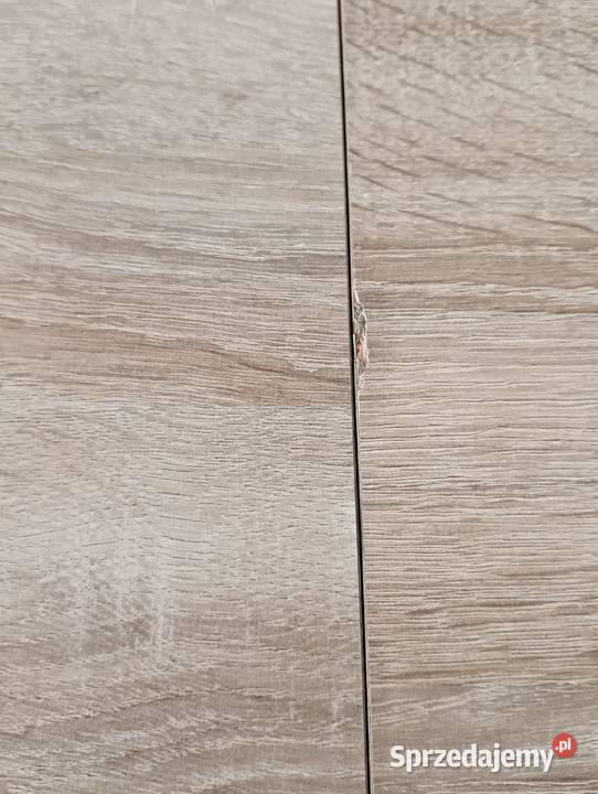 Solidny rozkładany stół