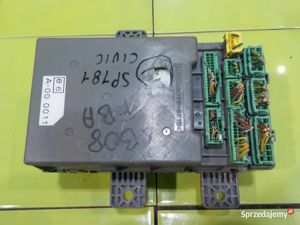 HONDA CIVIC VIII UFO 5D skrzynka bezpiecznikow Suków