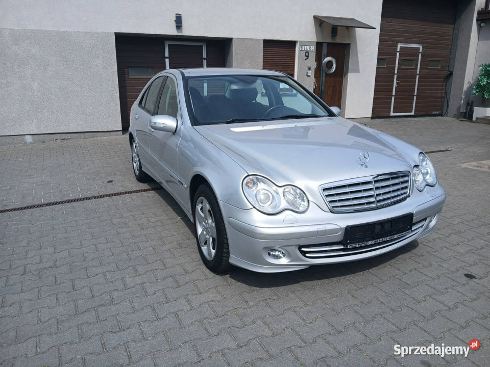 Mercedes C 180 18i AUTOMAT SEDAN tempomat nieuszkodzony Mercedes-Benz Gryfino