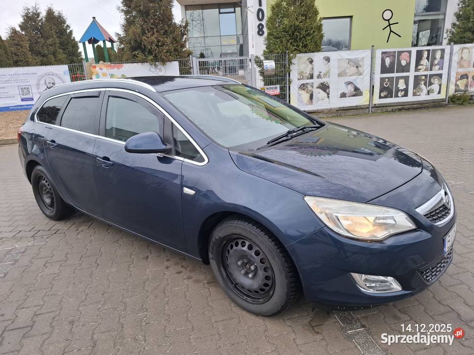Opel Astra j 16 115 2012 sports tourer Białystok sprzedam