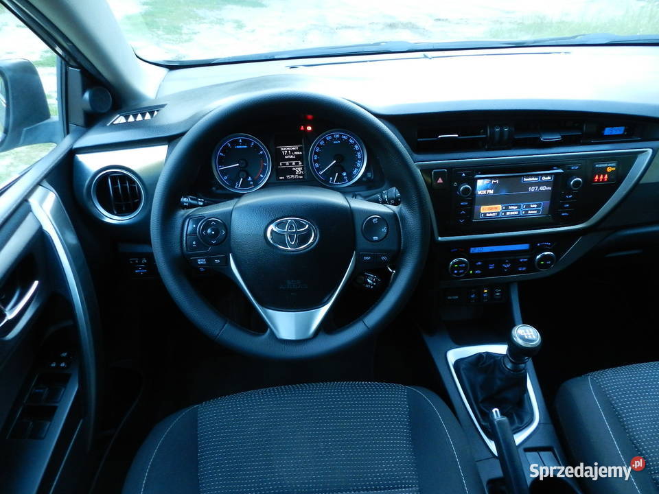 Toyota Auris II Benzyna 16 śliczna SERWISOWANA światła przeciwmgielne wielkopolskie Puszczykowo sprzedam