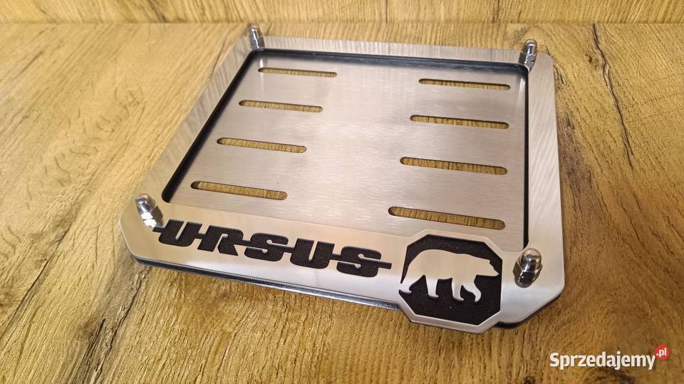 Ramka tablicy rejestracyjnej Ursus 190x150mm Babimost