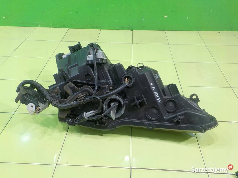 LEXUS IS II LIFT 25 B 10r SEDAN 4D lampa lewa Suków