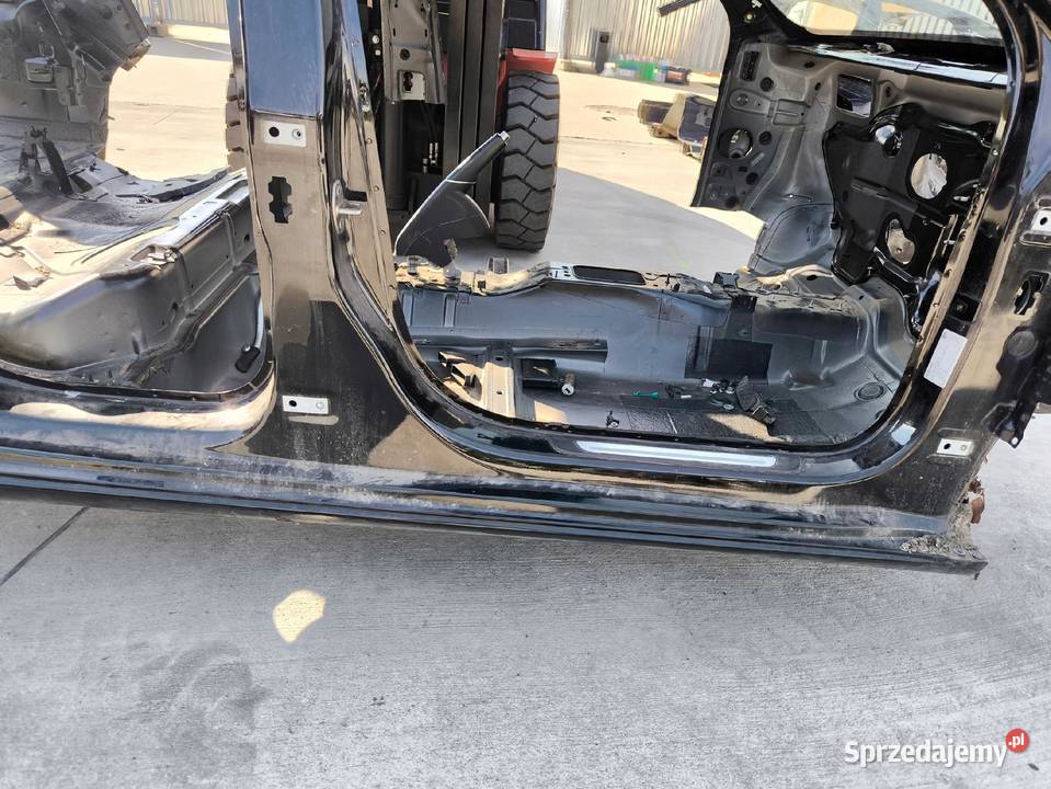 ĆWIARTKA PRÓG BOK PRAWA STRONA AUDI A1 8X 8X4 Przystajń sprzedam