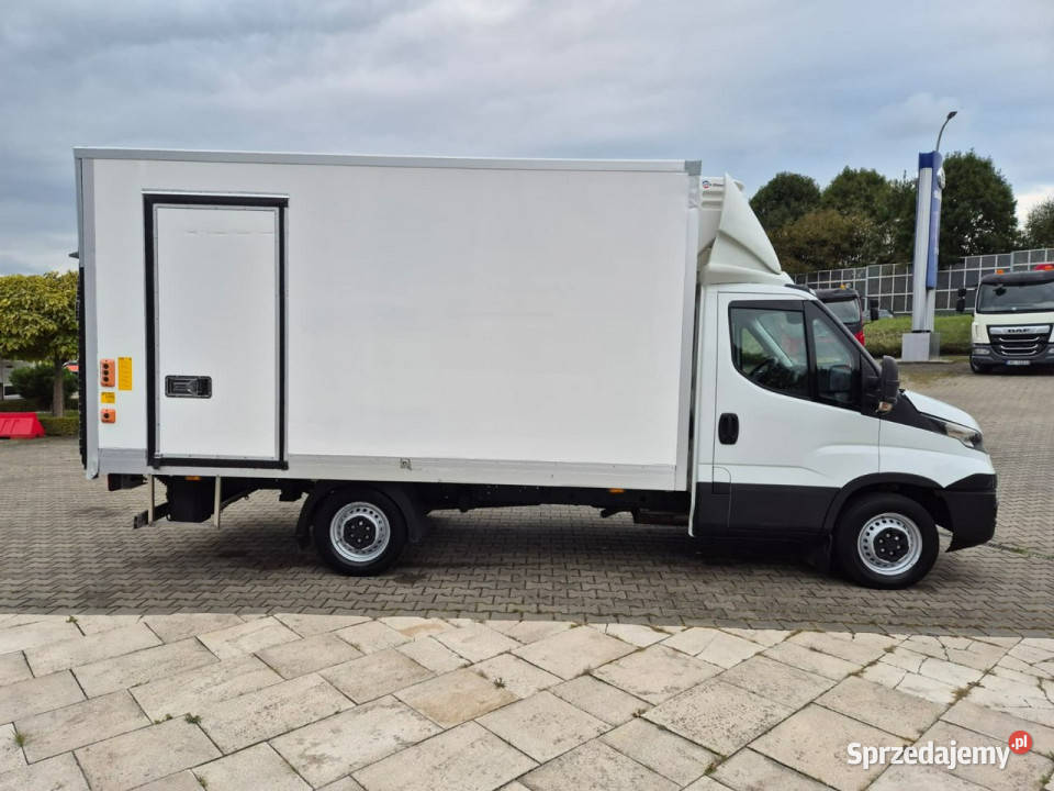 Iveco Daily 35C16 V Iveco Daily 35S16 HiMatic nieuszkodzony Łaziska Górne sprzedam