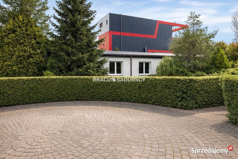 wynajmu lokalu 325 metrów Balice sprzedam