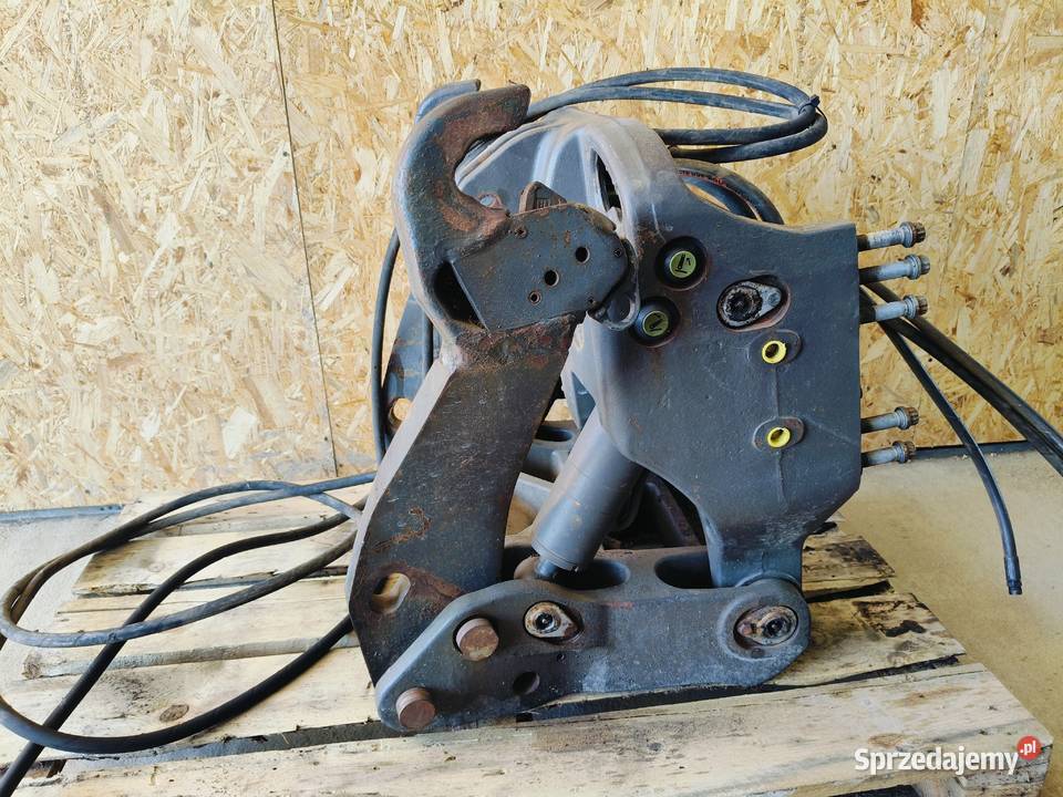 Claas Axion 840 CMatic 2013r A09 240 Przedni Tuz Pozostałe Stalewo