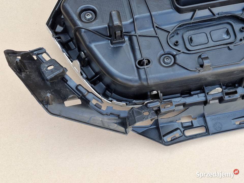 SKODA ENYAQ GRILL ATRAPA CRYSTAL FACE RAMKA Bieleń