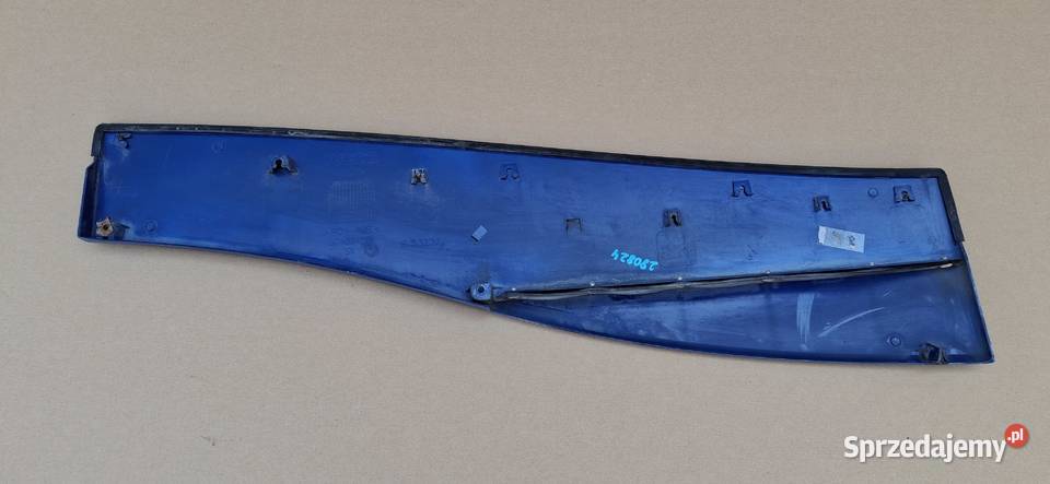 IVECO STRALIS PRZEDŁUŻENIE DRZWI LEWE LISTWA Bieleń