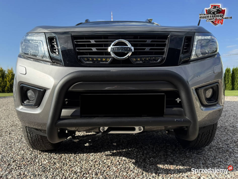 Orurowanie przednie z poprzeczką CZARNE Nissan