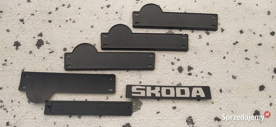 NOWY ZNACZEK PODKŁADKA EMBLEMAT SKODA 105 120L osobowe Świebodzice