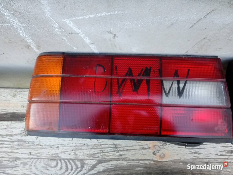 Sprzedam lampy tylnie do BMW E30 Płock