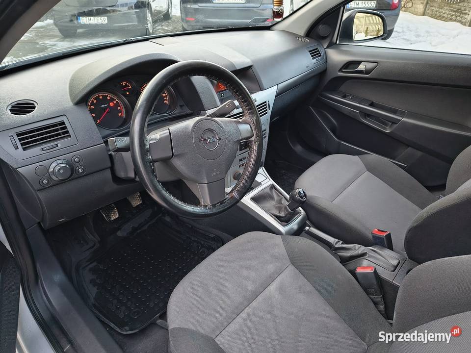 Opel Astra H 16 115 2011 Glinnik