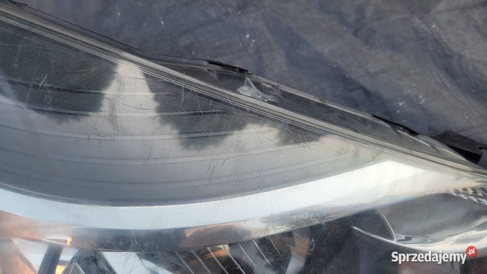 TOYOTA YARIS III 3 LIFT REFLEKTOR PRAWY LAMPA Ruda Śląska
