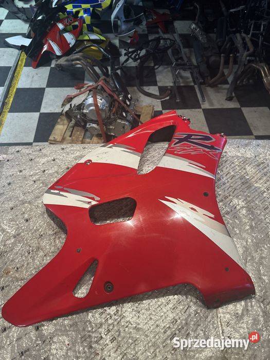 Suzuki GsxR 750 Gsxr Bok Przednia Prawa Owiewka Poznań sprzedam