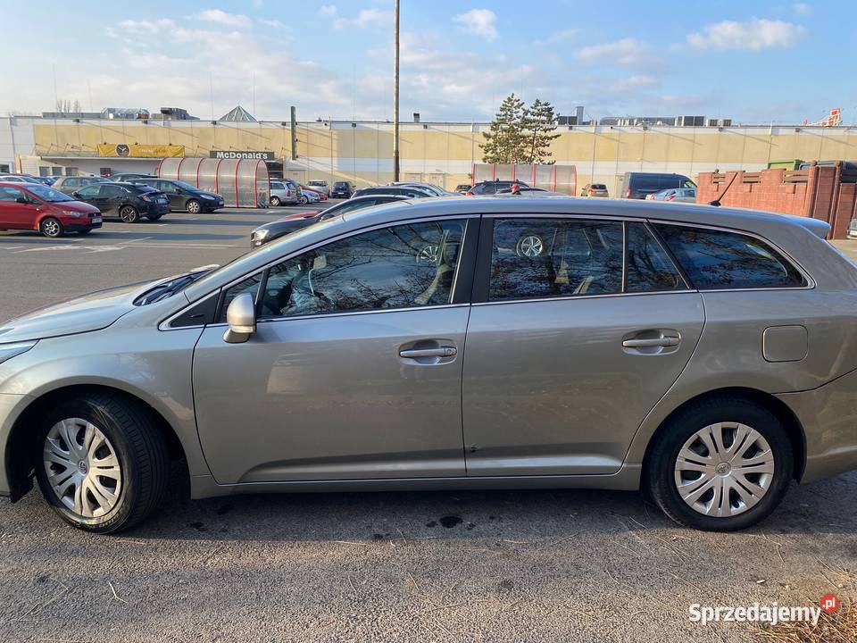 Toyota Avensis 20 D4D kombi 2013 manualna Avensis Warszawa sprzedam