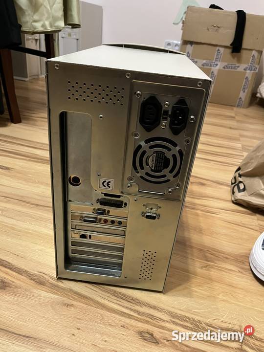 Zabytkowy komputer PC AT Pentium 200MHz Brzana