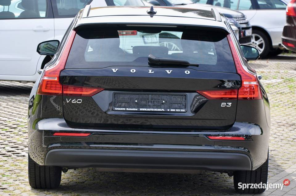 VOLVO V60 20 B3 Essential 2023r FV 23 Goleniów