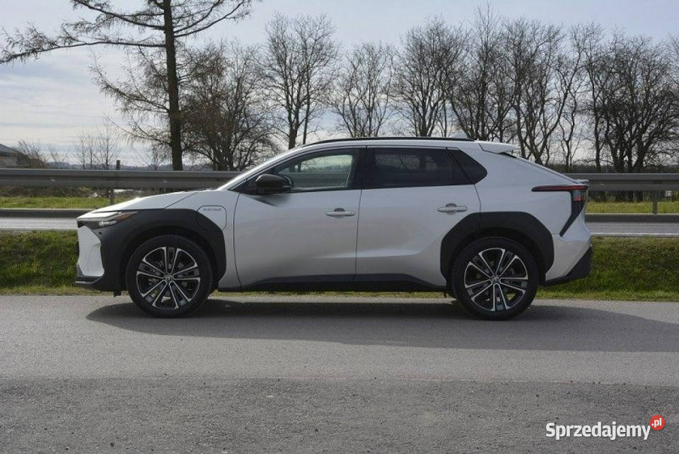 Toyota bZ4X 714 kWh panorama nawigacja full led czujnik parkowania Samochody osobowe podkarpackie Sędziszów Małopolski