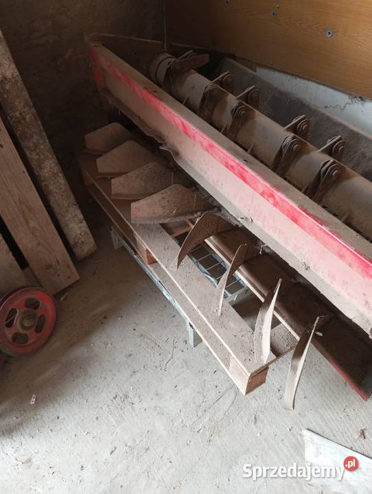 Sieczkarnia do słomy MF 525 I pochodne Żółkiewka-Osada sprzedam