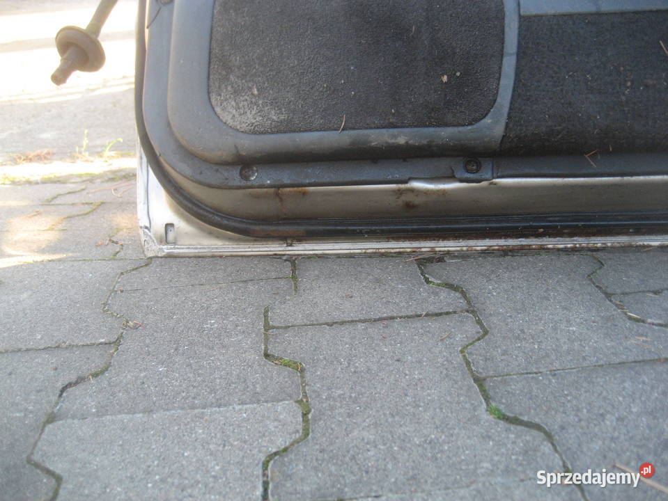 subaru legacy I sedan 8994r drzwi przód prawe Części samochodowe Rakoniewice sprzedam