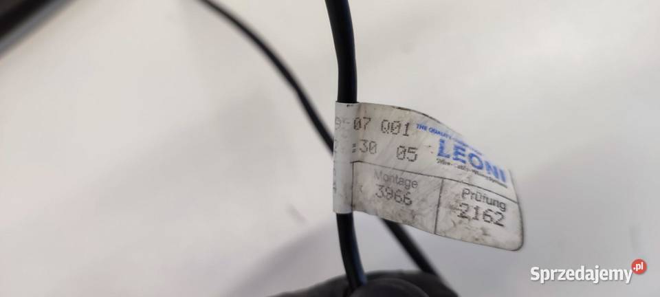 MERCEDES SL R230 CIĘGNO SIŁOWNIKA PÓŁKI TYLNEJ Maski