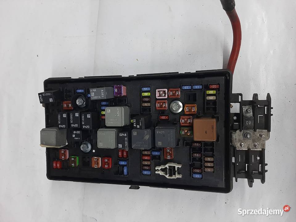 Opel Insignia A skrzynka bezpieczników 13275881 Ksawerów