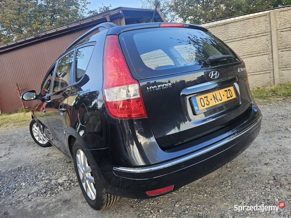 Hyundai i30 2009r 16 126 Półskóry Klimatronik tempomat Prawiedniki sprzedam