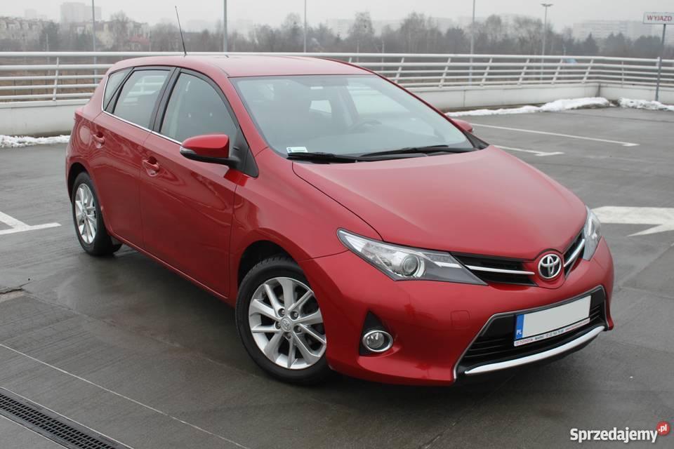 Toyota Auris Auris II 16 benzyna Hatchback ledy nieuszkodzony Auris Warszawa