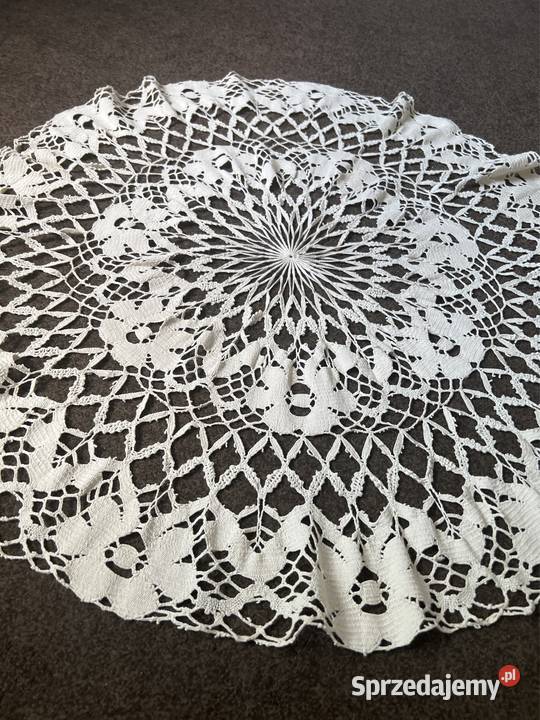 Obrus okrągły kołkowy rękodzieło Zabrze