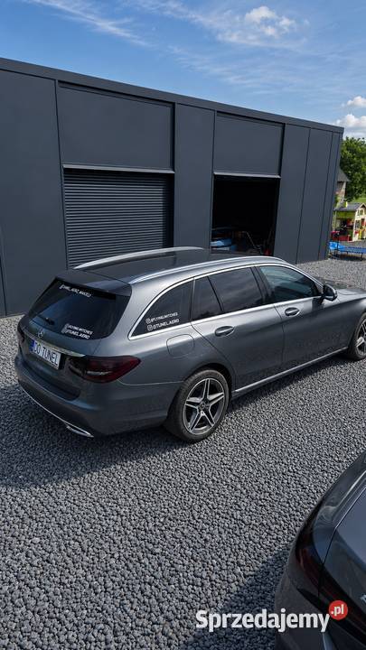 Mercedes Salon piękny zabezpieczony folią serwis kujawsko-pomorskie Ciele