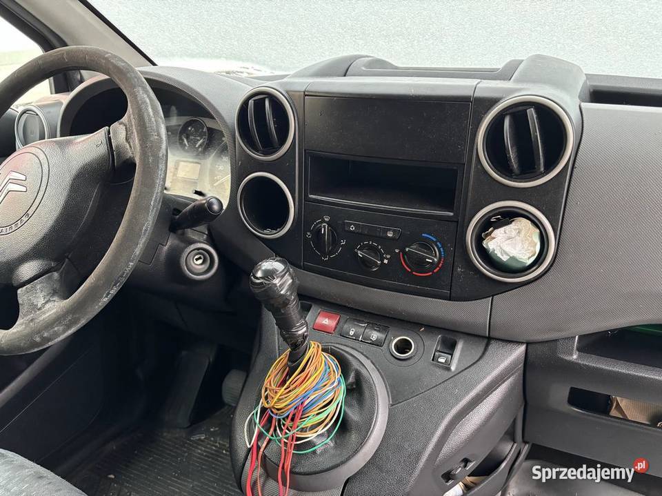 CITROEN BERLINGO 2011 15600 ccm 75 131185km mazowieckie Warszawa