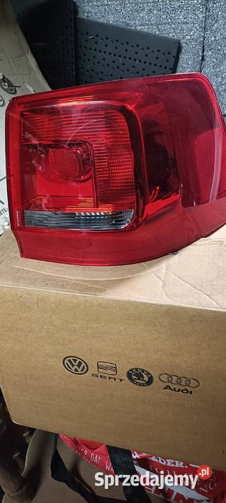 SHARAN 7N 1020 LAMPA PRAWA TYŁ TYLNA 7N0945096G osobowe Luzino