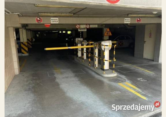 Parking zadaszony centrum Jeleniej Góry Pijarska Jelenia Góra