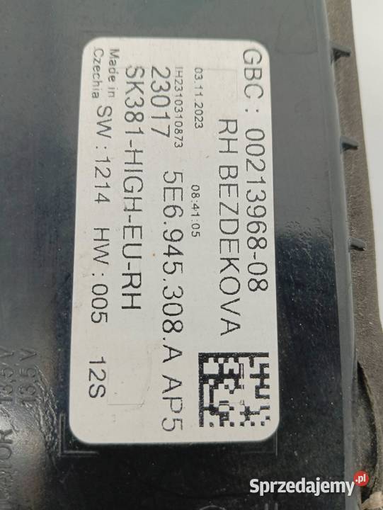 LAMPA TYŁ W KLAPĘ PRAWA SEDAN LED 5E6945308A sprzedam