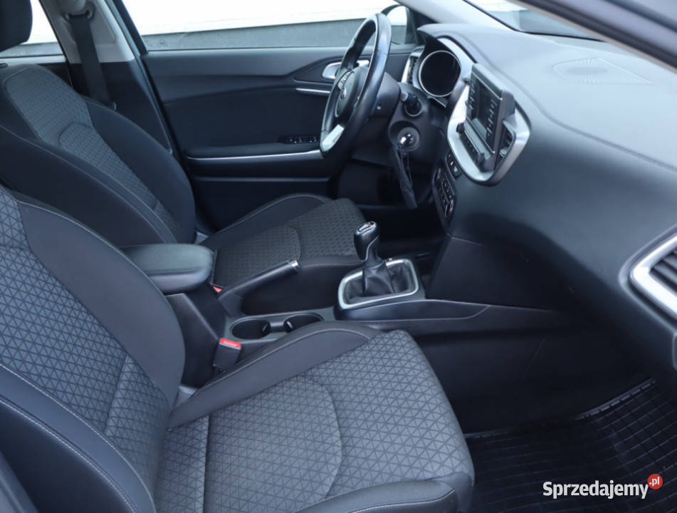 Kia Ceed 16 CRDi nieuszkodzony Cee'd Łódź
