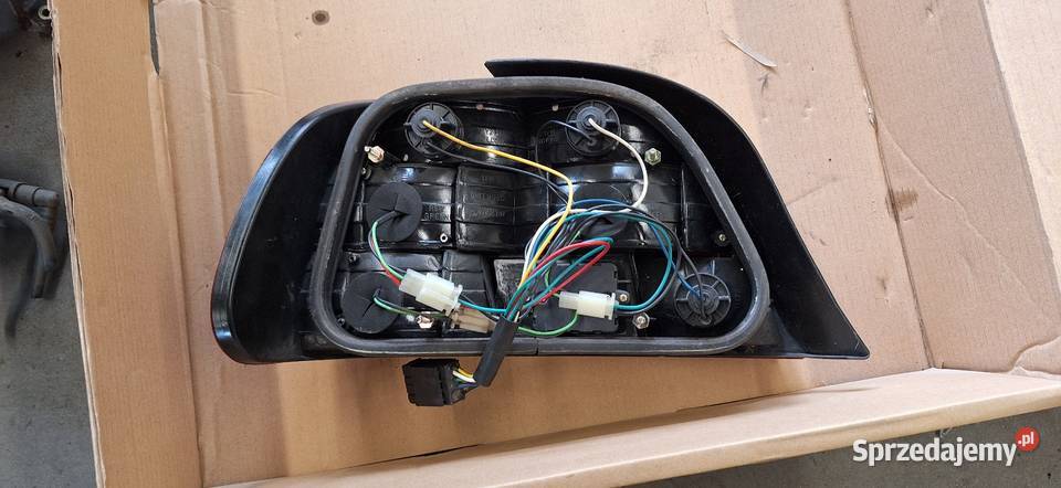 Lampa tylna prawa BMW E38 Piła