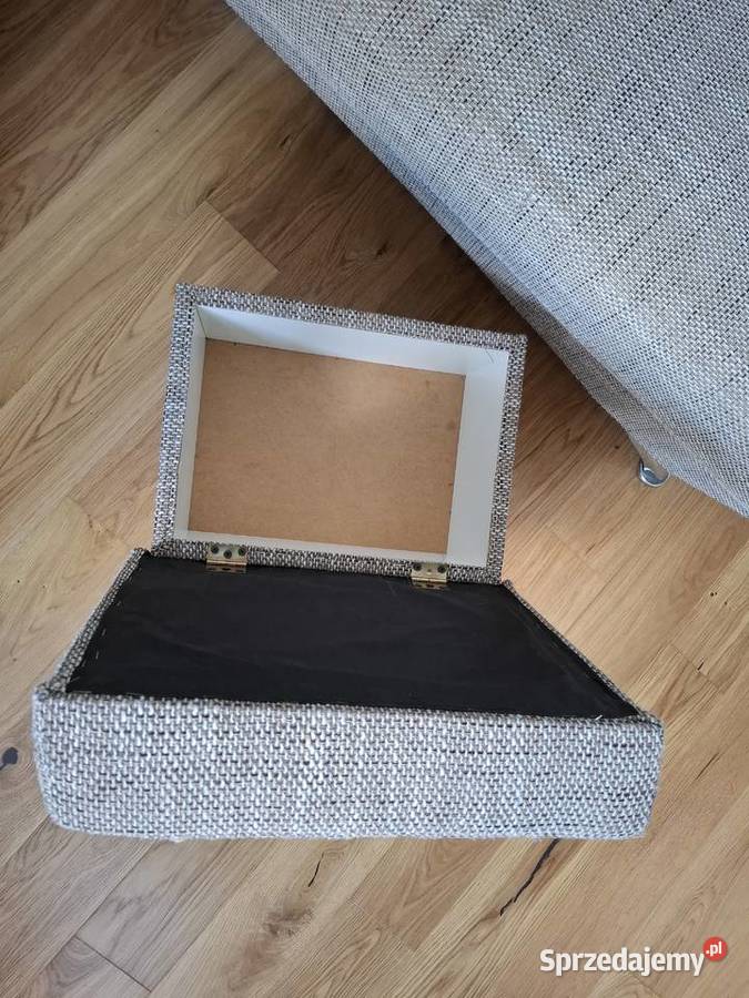 Kanapa rozkładana 2 pufy Dominowo