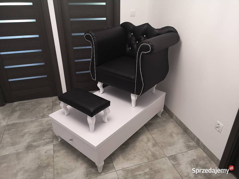 Stolik kosmetyczny biurko do manicure pikowane Gowidlino