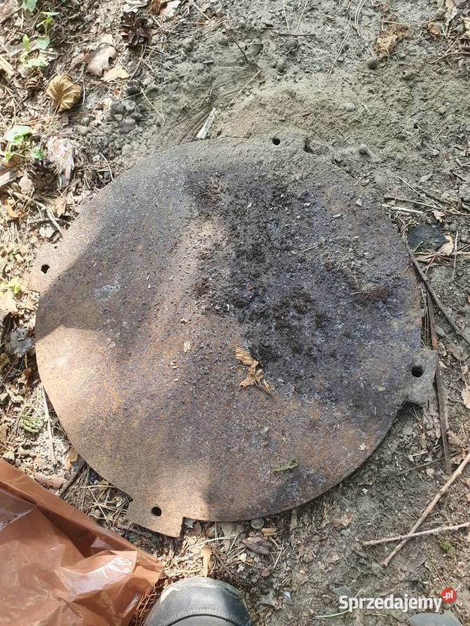 Żeliwne włazy okrągłe tarcze robocze starej mazowieckie