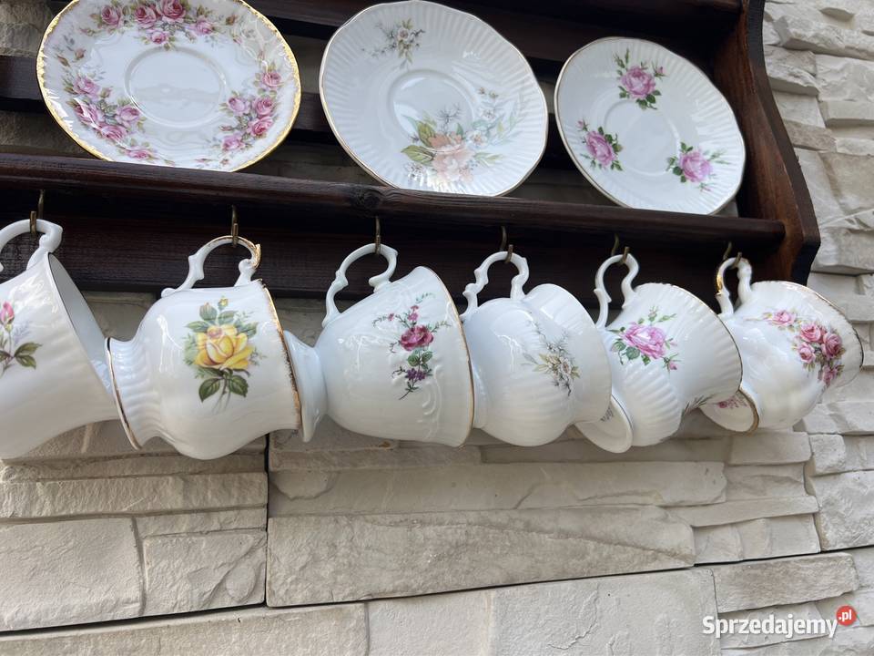 Stara porcelana sygnowana filiżanka na półce Bystrzyca Kłodzka