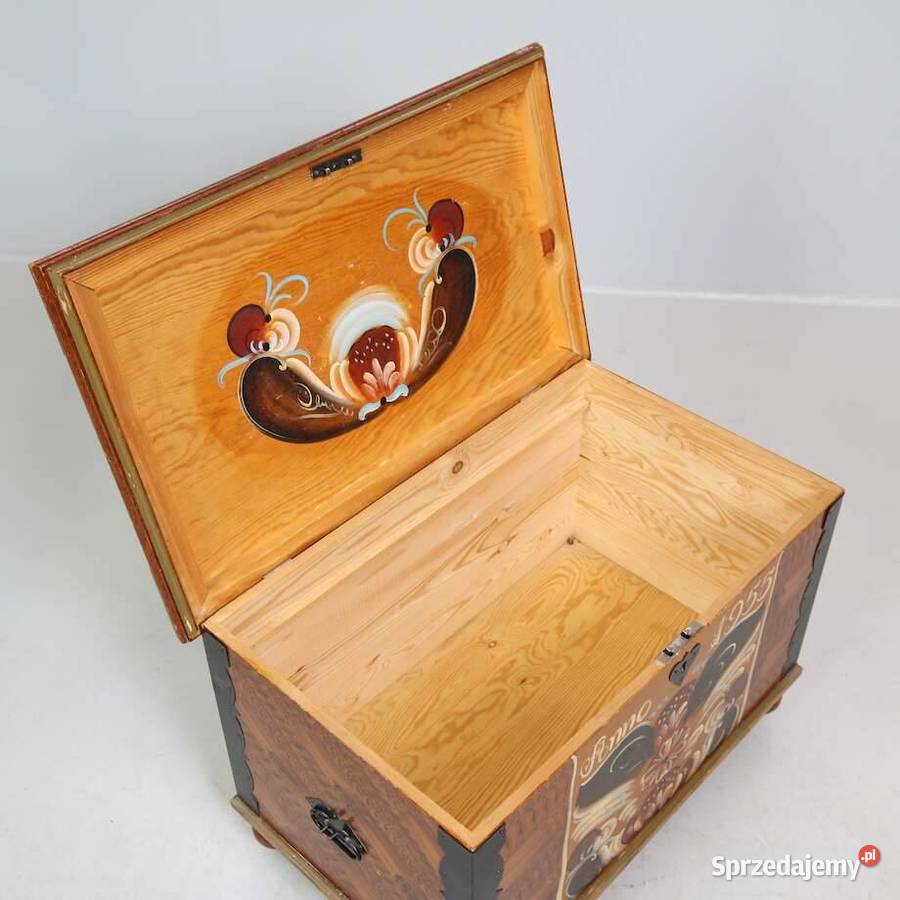 Stara drewniana skrzynia Budzyń