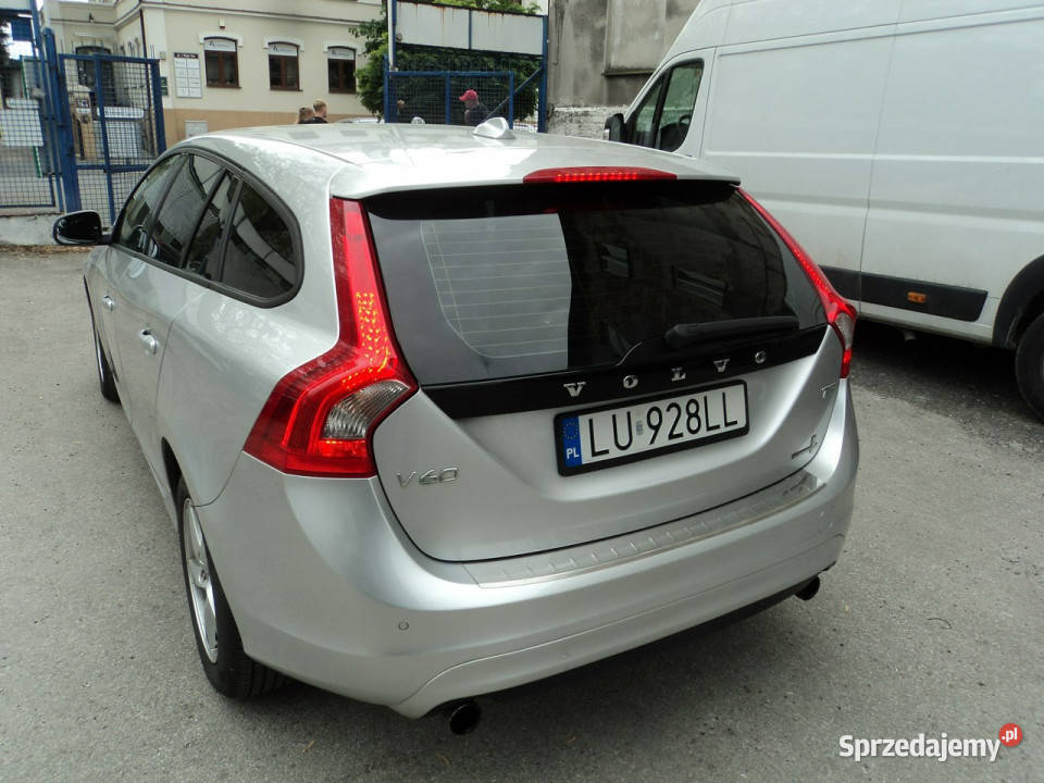 Volvo V60 sprzedam ładne VOLVO V60 16 B 150 STAN ogranicznik prędkości sprzedam