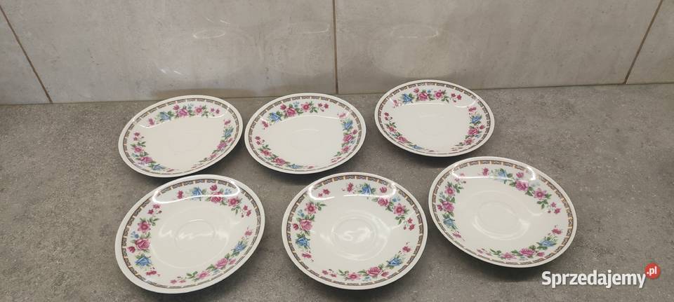 Chińskie porcelanowe filiżanki ze spodkami