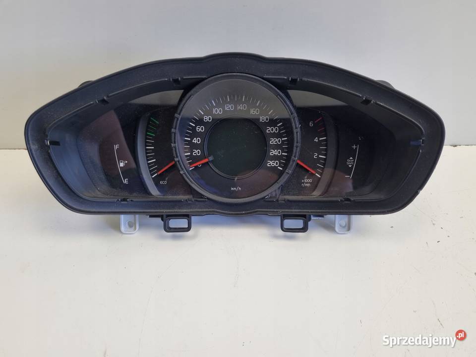 Volvo V40 II lift LICZNIK ZEGARY Europa 31453103
